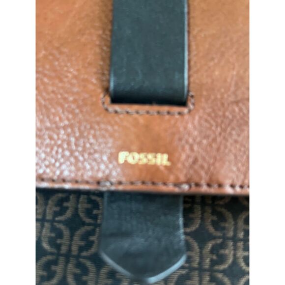 EUC Fossil Brown/Black Canvas and Leather Small Crossbody Handbag Purse w/Key - Picture 3 of 8